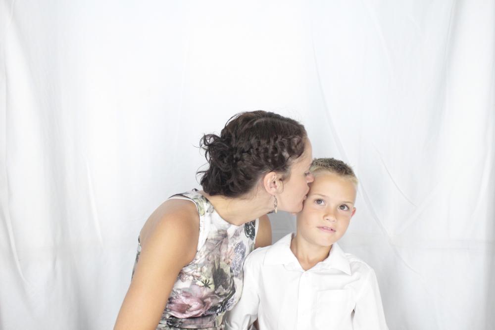 Mr & Mrs Guillen | View more photos from the event at gallery.myphotoboothexperience.co.uk/u/MyPhotoBoothExperienceLtd/Mr-Mrs-Guillen